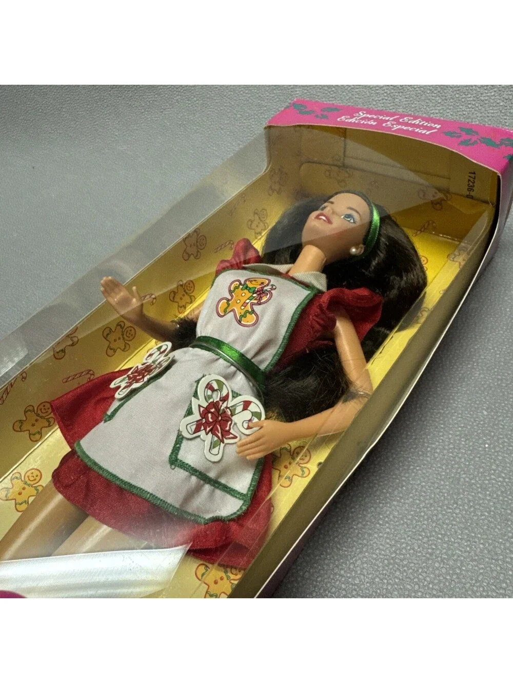 Barbie Doll Latina Fiesta Holiday Treats 1997 Mattel 18012 Vintage NRFB New